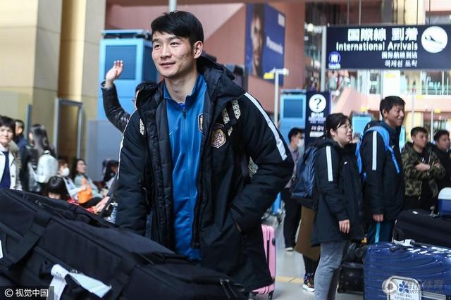 在中共梅州市委常委、兴宁市委余其豹书记的宣布下，电影《永不独行》正式开机